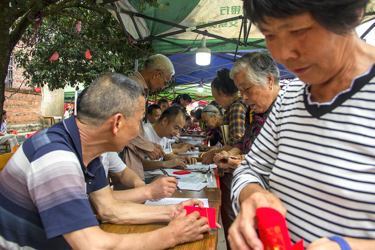 莲花老圩农历四月初八“公明”文化节盛况再现！现场人山人海，热闹非凡！259 / 作者:深秋的落叶 / 帖子ID:267894