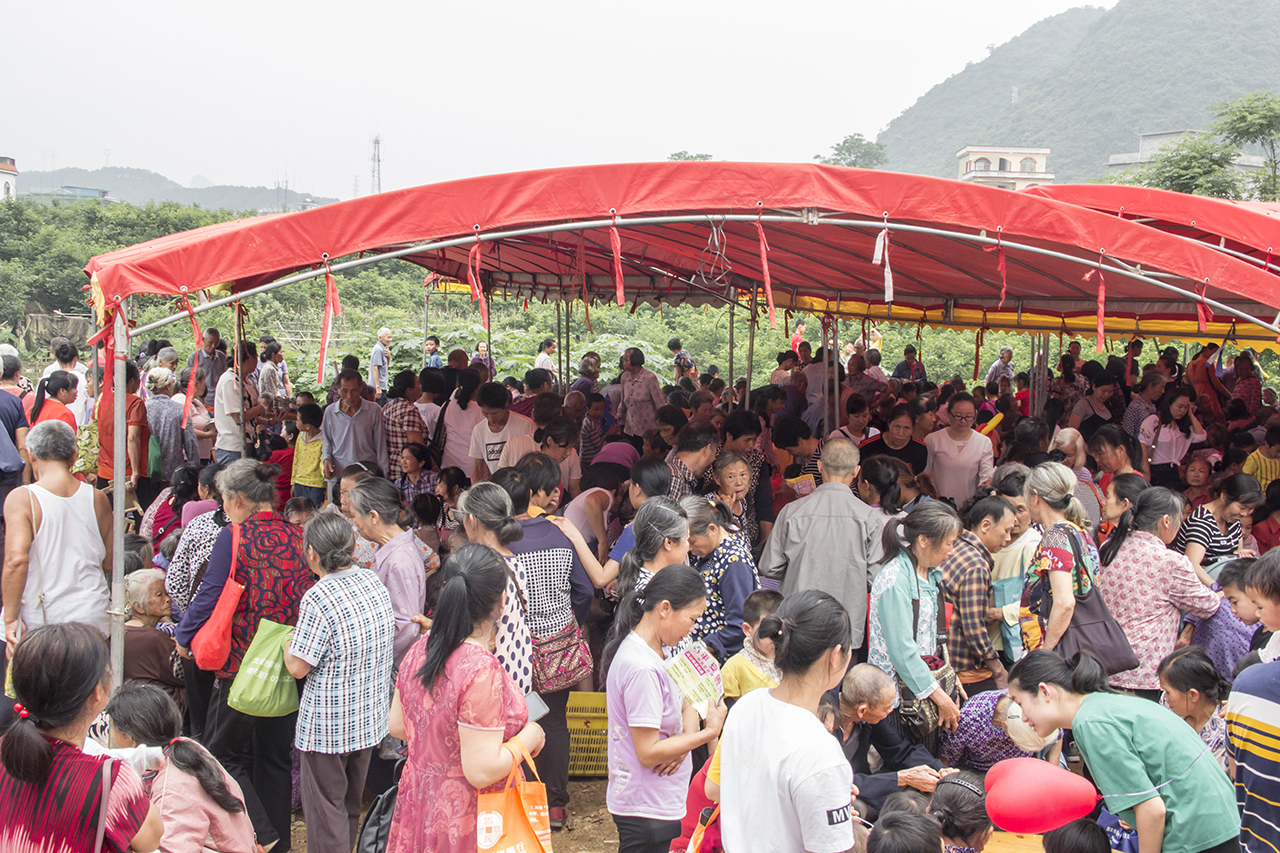 莲花老圩农历四月初八“公明”文化节盛况再现！现场人山人海，热闹非凡！362 / 作者:深秋的落叶 / 帖子ID:267894