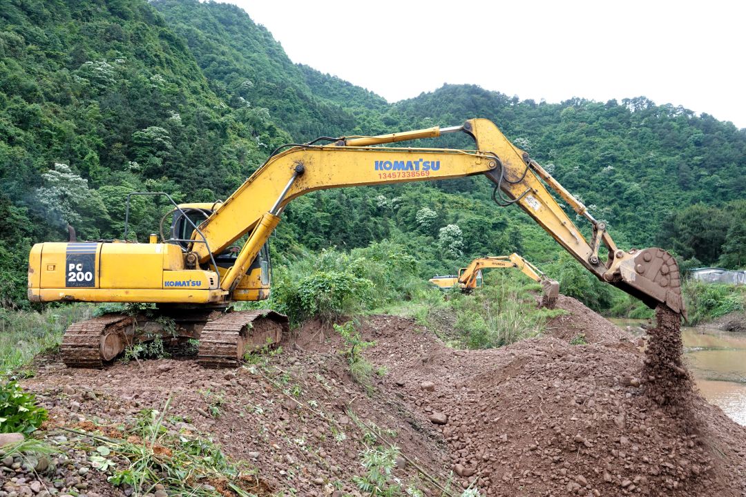 嘉会镇一河段侵占河道的四个违建鱼塘被强制拆除919 / 作者:黄氏响丸 / 帖子ID:267908