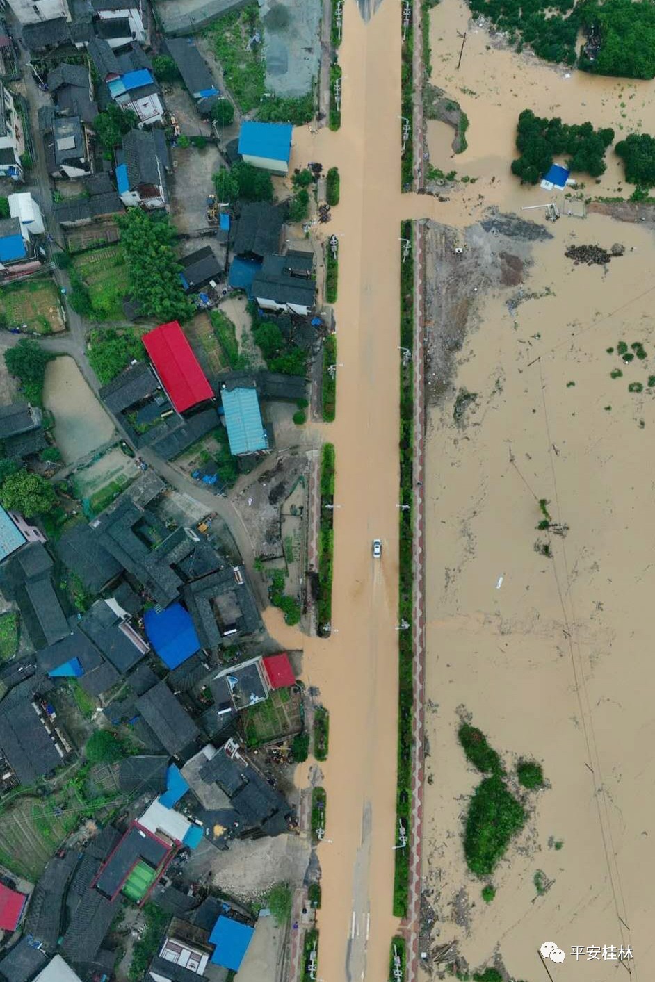 桂林多地洪涝灾情告急，公安出动4千警力抢险救灾350 / 作者:登山涉水 / 帖子ID:267977