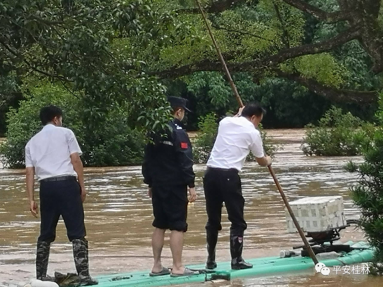 桂林多地洪涝灾情告急，公安出动4千警力抢险救灾331 / 作者:登山涉水 / 帖子ID:267977