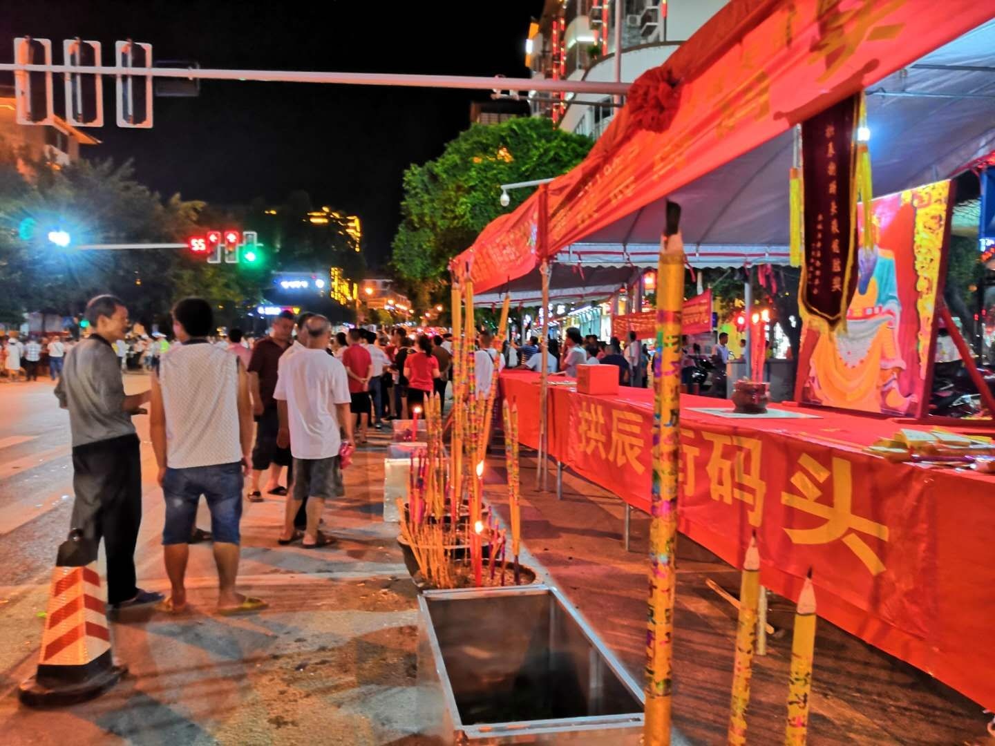 今夜恭城街上热闹非凡，关公文化节暖寿活动正在进行中192 / 作者:半指温柔沙 / 帖子ID:267991