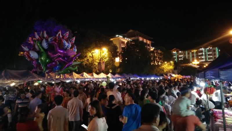 今夜恭城街上热闹非凡，关公文化节暖寿活动正在进行中472 / 作者:半指温柔沙 / 帖子ID:267991