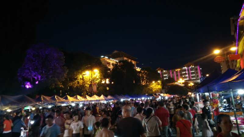 今夜恭城街上热闹非凡，关公文化节暖寿活动正在进行中487 / 作者:半指温柔沙 / 帖子ID:267991