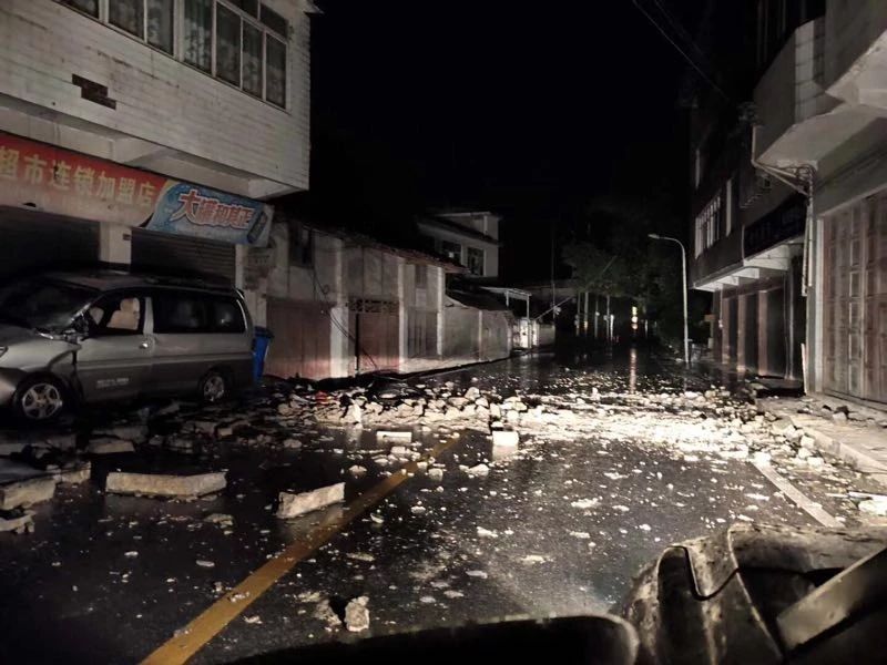 已致11人死亡！四川长宁地震救援正在进行180 / 作者:该做的事情 / 帖子ID:268003