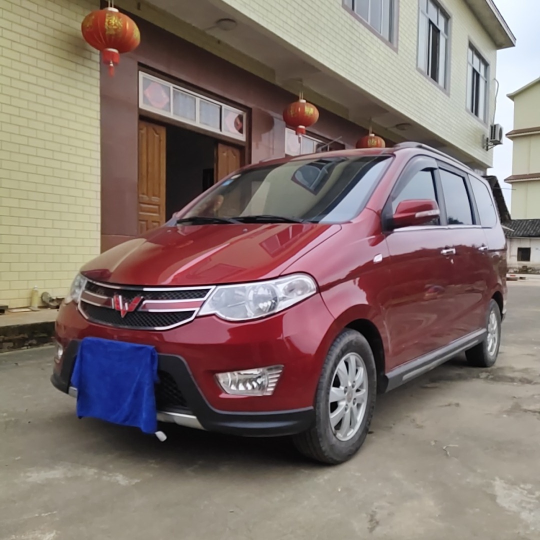 五菱宏光S豪华型，一手车出售450 / 作者:豪猪竹鼠 / 帖子ID:268139