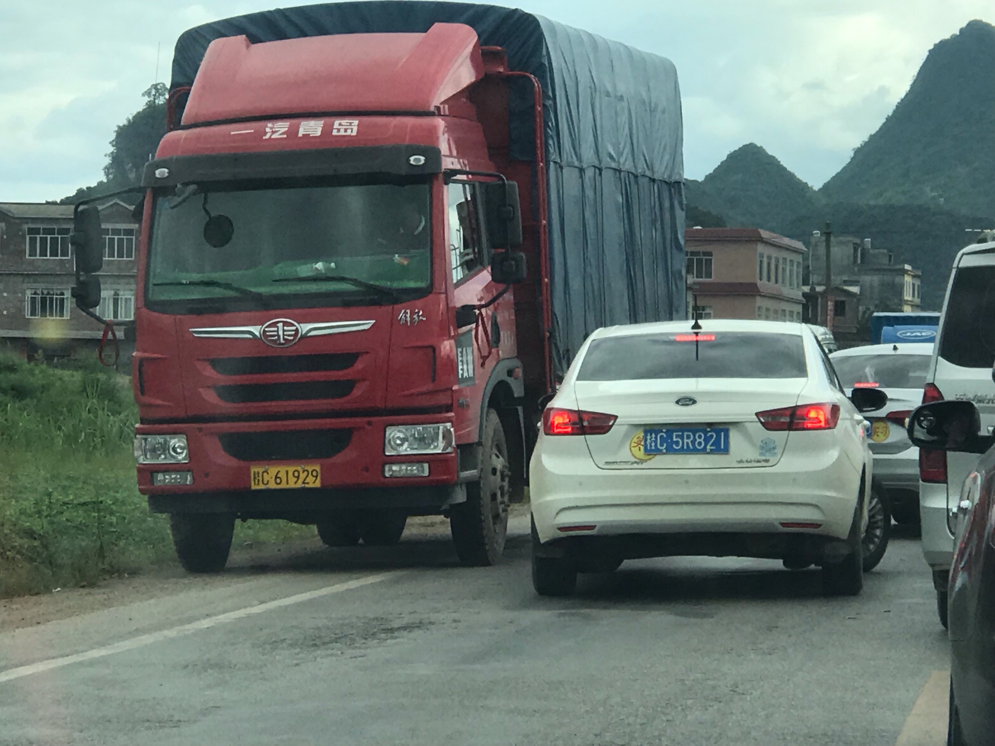 虎尾和杨柳村中间路段发生一起车祸207 / 作者:结局、丆過如此 / 帖子ID:268438