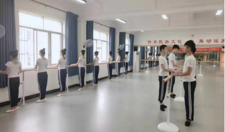 成美慈善基金会“情暖少数民族女孩”助学项目签约恭城瑶族自治县民族职业教育中心791 / 作者:一条龙 / 帖子ID:268483