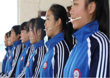 成美慈善基金会“情暖少数民族女孩”助学项目签约恭城瑶族自治县民族职业教育中心28 / 作者:一条龙 / 帖子ID:268483