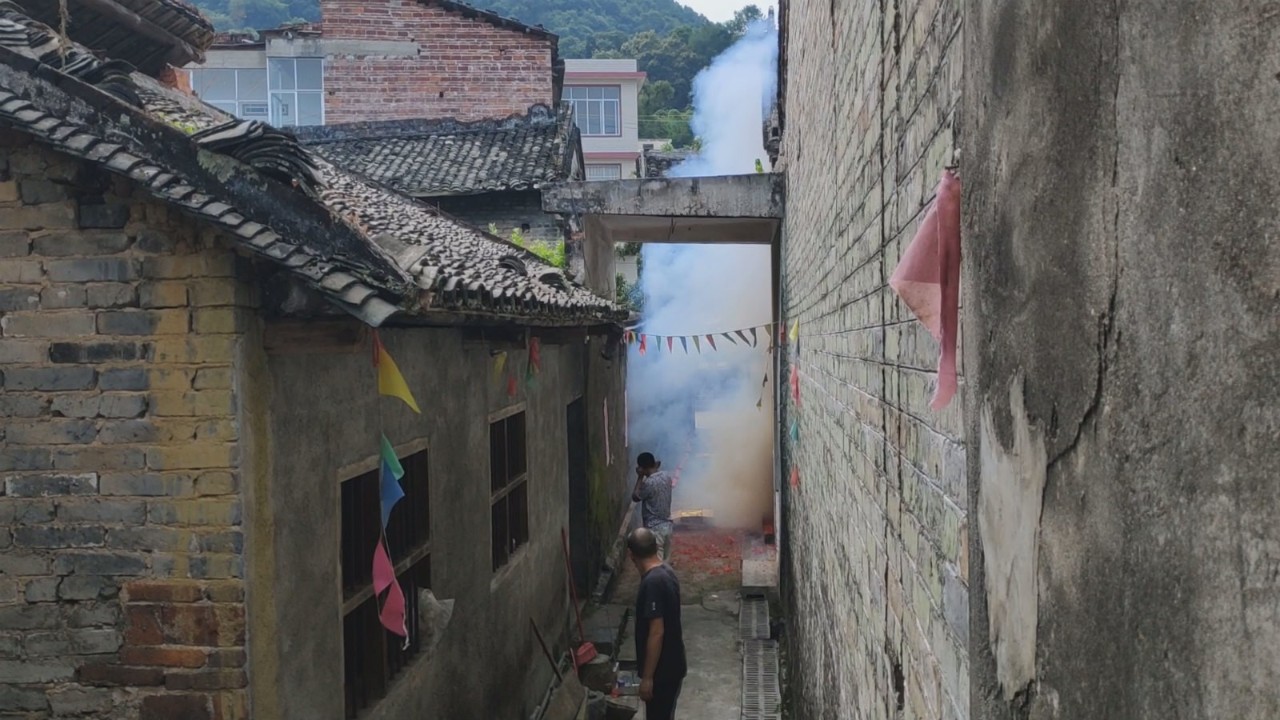 恭城莫氏宗亲理事会在北溪祠堂举行捐资助学仪式，重奖莫氏优秀学子54 / 作者:论坛小编02 / 帖子ID:268562