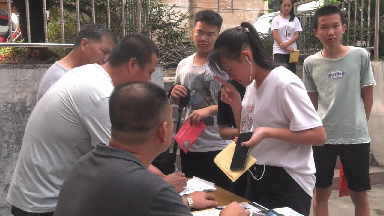 恭城莫氏宗亲理事会在北溪祠堂举行捐资助学仪式，重奖莫氏优秀学子598 / 作者:论坛小编02 / 帖子ID:268562