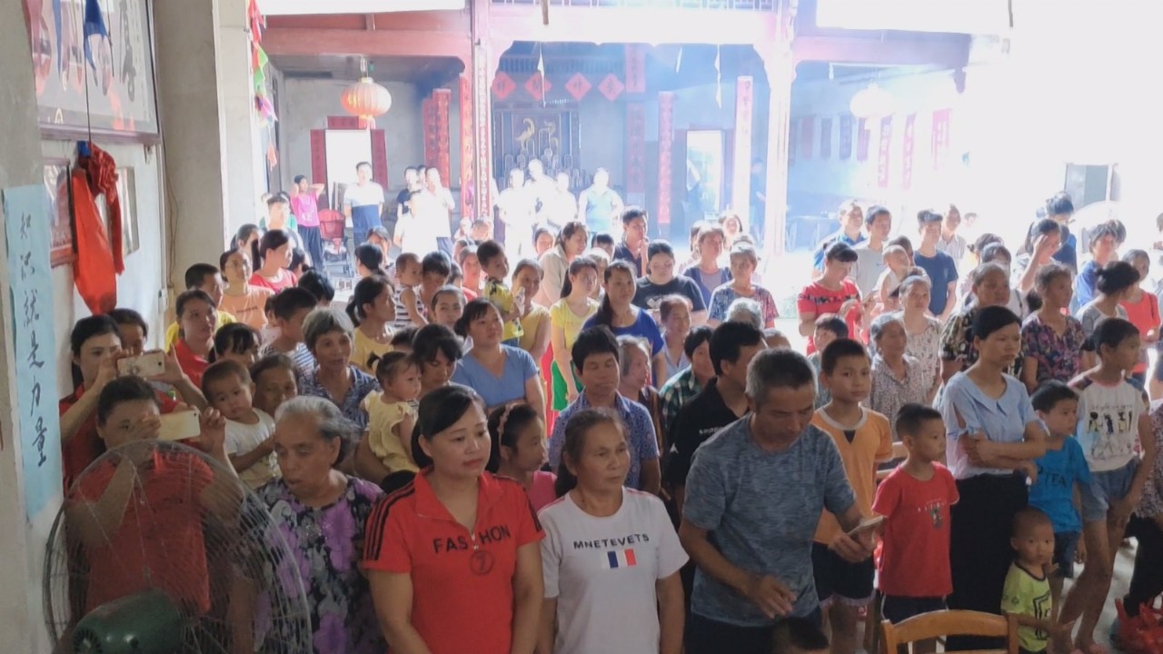 恭城莫氏宗亲理事会在北溪祠堂举行捐资助学仪式，重奖莫氏优秀学子333 / 作者:论坛小编02 / 帖子ID:268562