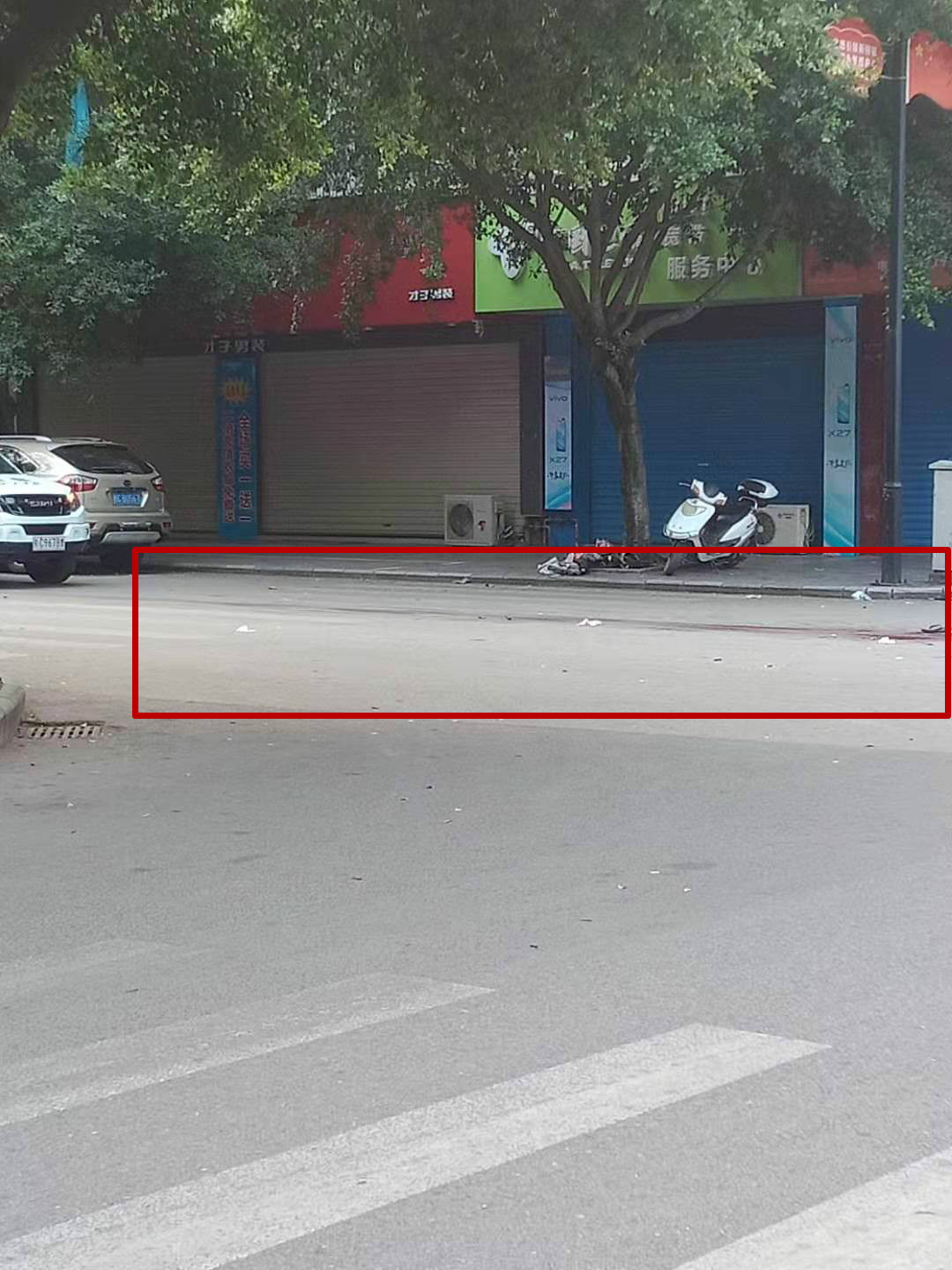 凌晨滨江苑车祸，血的教训！提醒各位，出行安全最重要33 / 作者:论坛小编02 / 帖子ID:268641