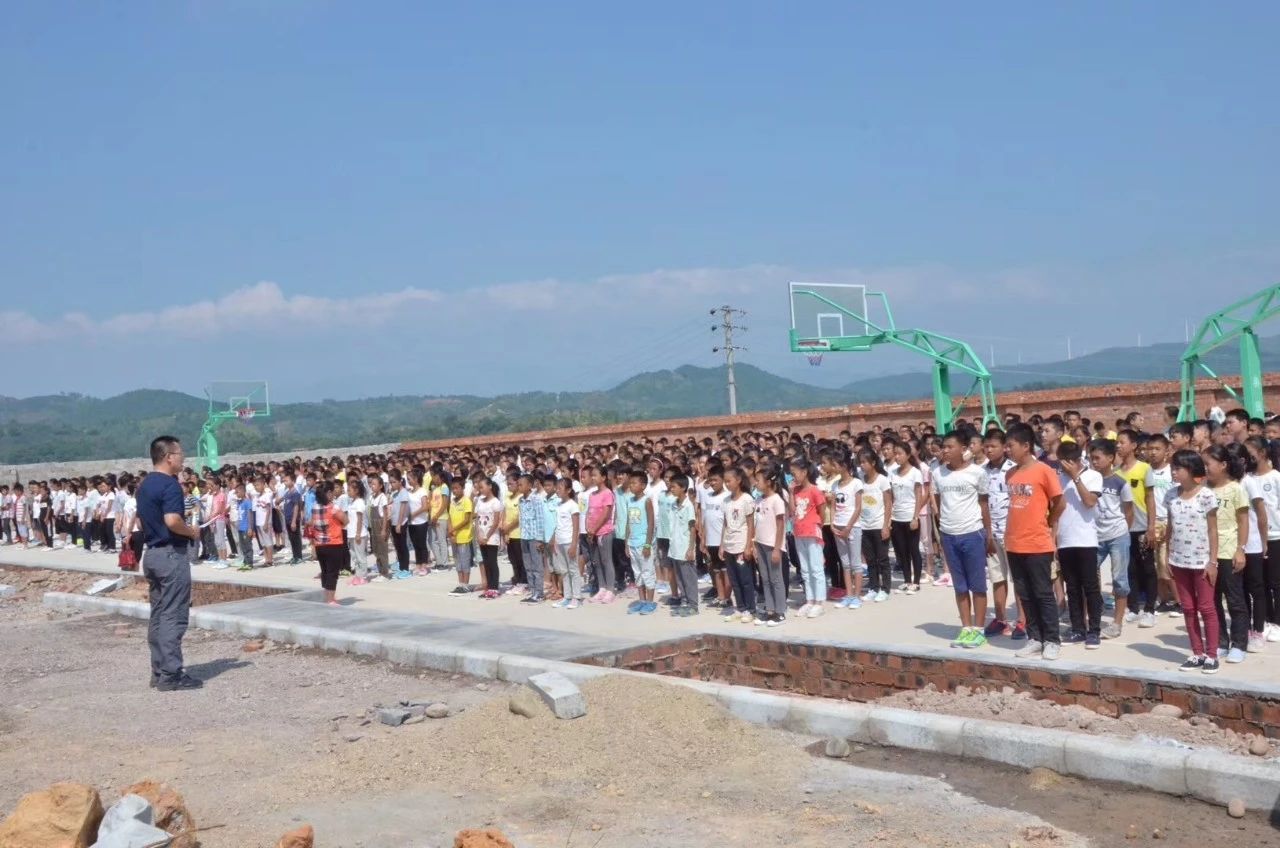 恭城民族实验中学这位同学写的请假条火了！422 / 作者:论坛小编02 / 帖子ID:268654