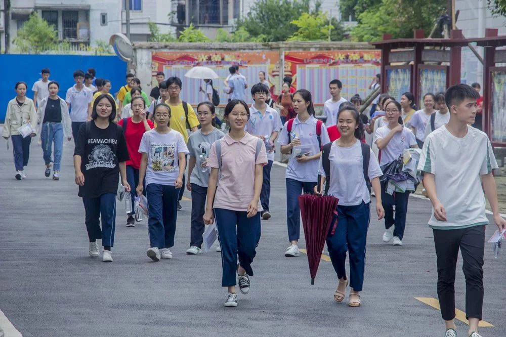 我考了那么多的试，没想到是为了离开恭城…249 / 作者:论坛小编02 / 帖子ID:268673