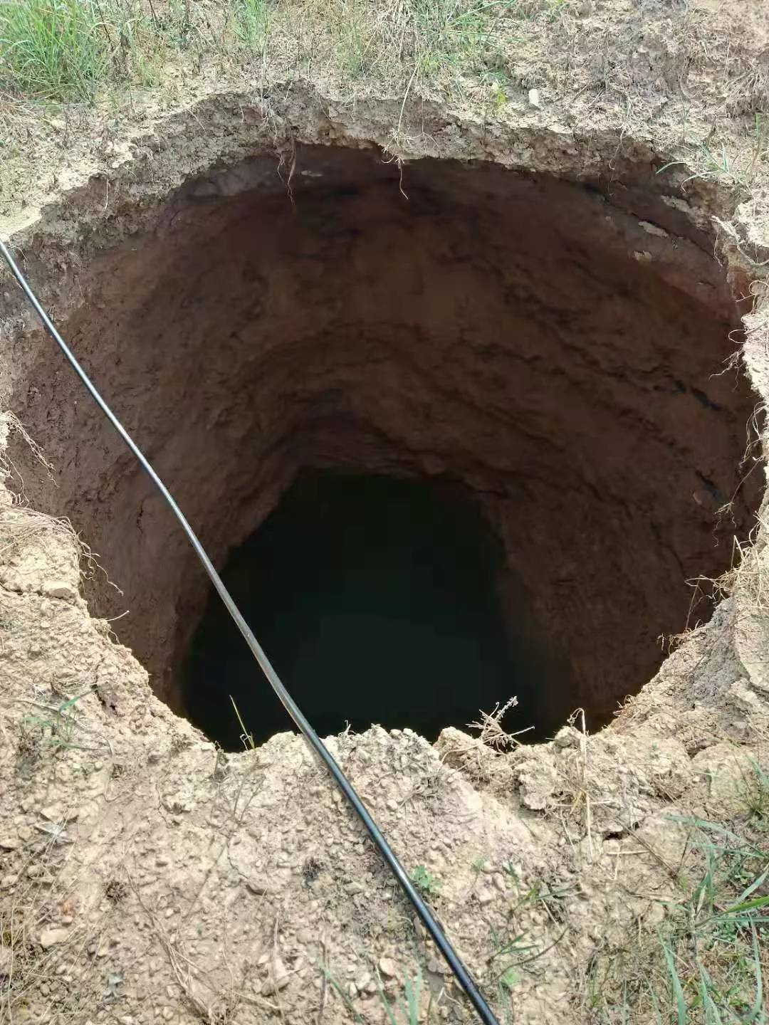 栗木这村子发生了什么事？一夜之间，惊现十几米深大坑354 / 作者:论坛小编02 / 帖子ID:268675