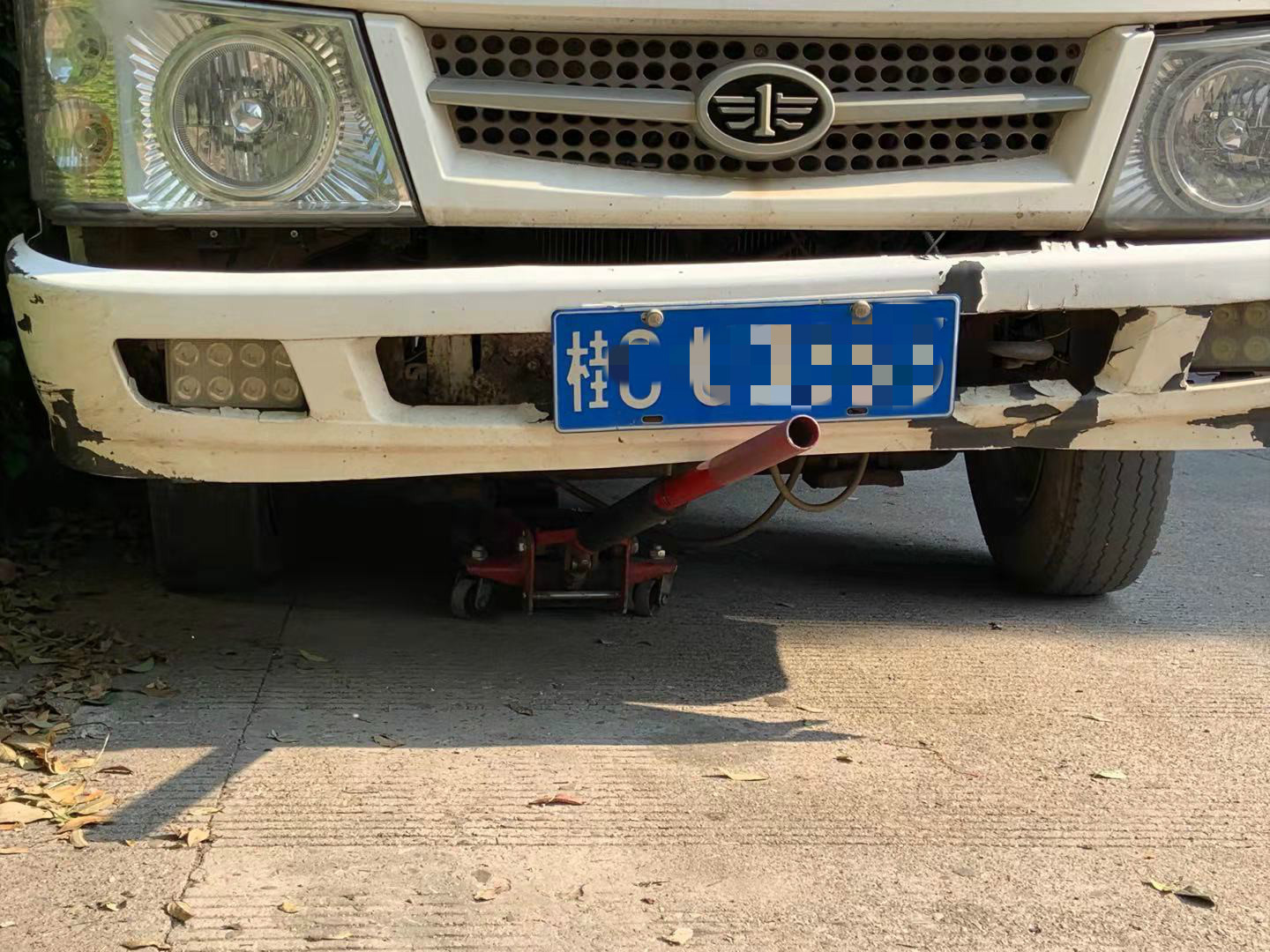 谁干的？三辆车停在恭城惠丰花园门口路段被针扎轮胎，怎么回事？830 / 作者:论坛小编01 / 帖子ID:269386