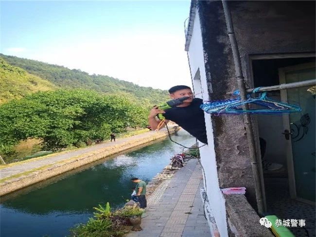 龙虎派出所先试先行 安装警民共建微天网733 / 作者:论坛小编01 / 帖子ID:269446