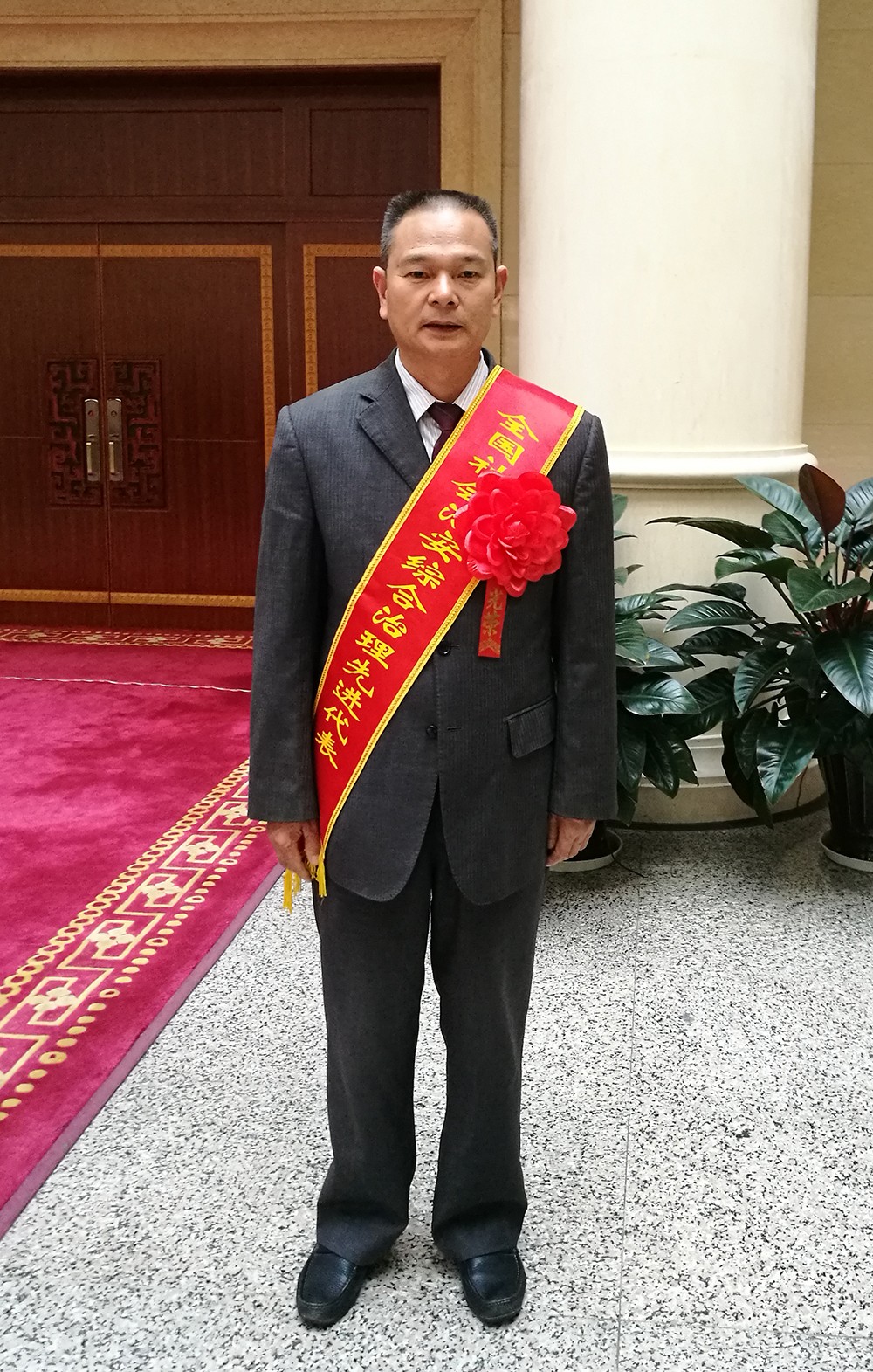 感动广西的政法榜样 | 恭城县委常委、政法委书记朱桂斌180 / 作者:东门头人 / 帖子ID:269682