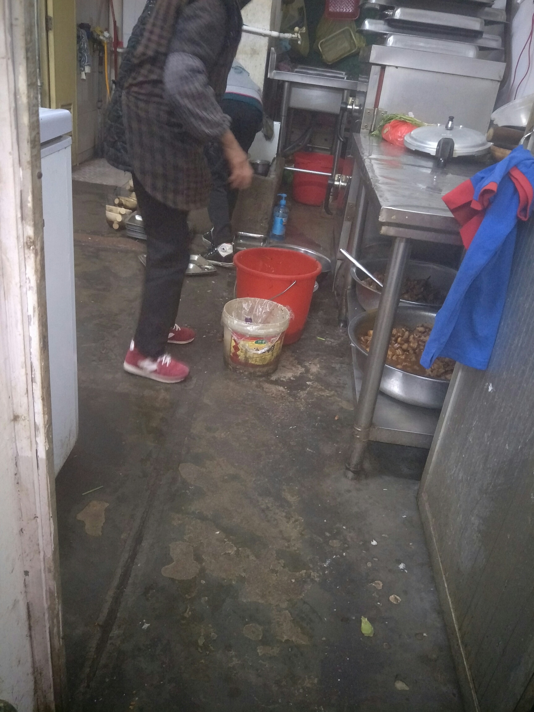 恭城这家餐饮的卫生也太派赖了点，看到都恶心332 / 作者:从零开始 / 帖子ID:269804