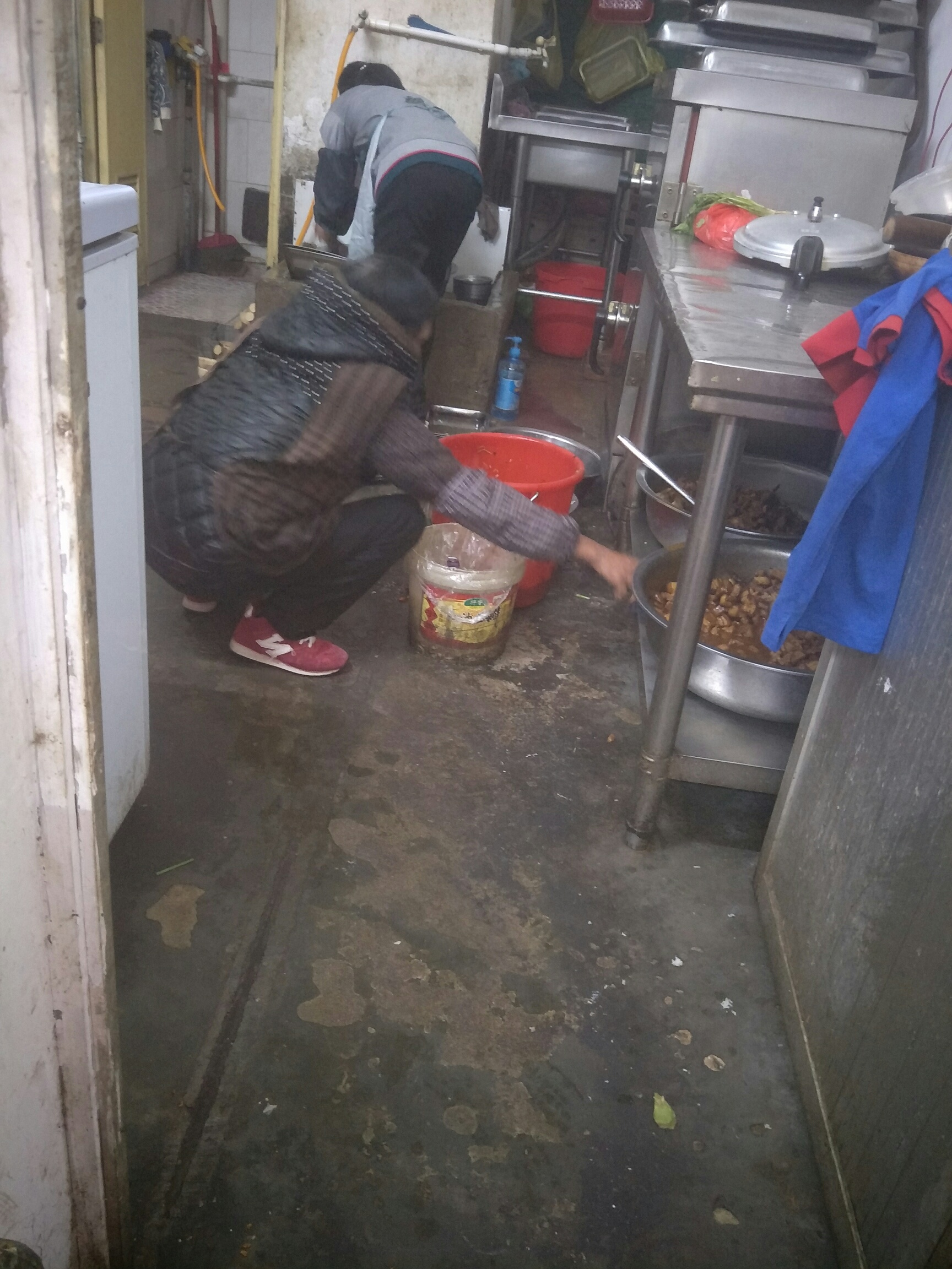 恭城这家餐饮的卫生也太派赖了点，看到都恶心802 / 作者:从零开始 / 帖子ID:269804