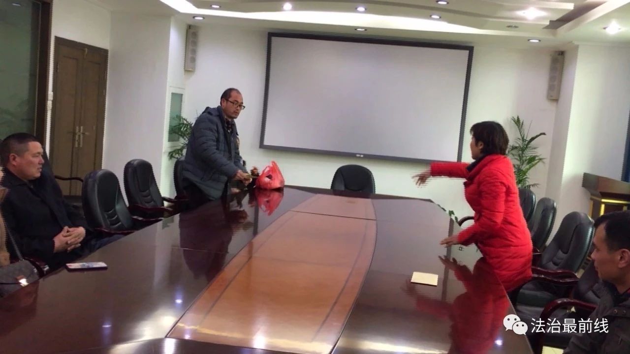 停车场经营权“竞标”竟然价低者得?桂林一国企被质疑“表演”招标665 / 作者:一条龙 / 帖子ID:269817