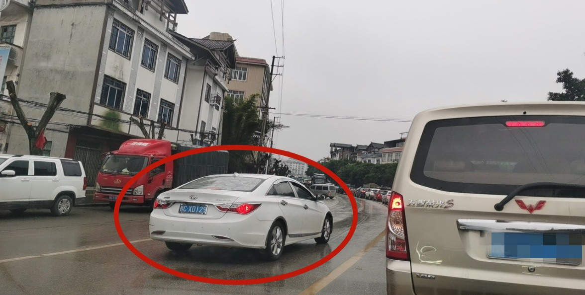 茶江大桥修辅路本来有点堵，没素质的司机们努力来添堵！913 / 作者:箩筐索 / 帖子ID:269825