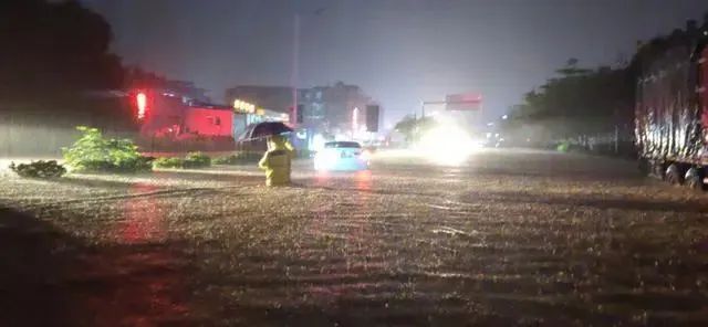 广州暴雨已造成多人死亡887 / 作者:登山涉水 / 帖子ID:271786