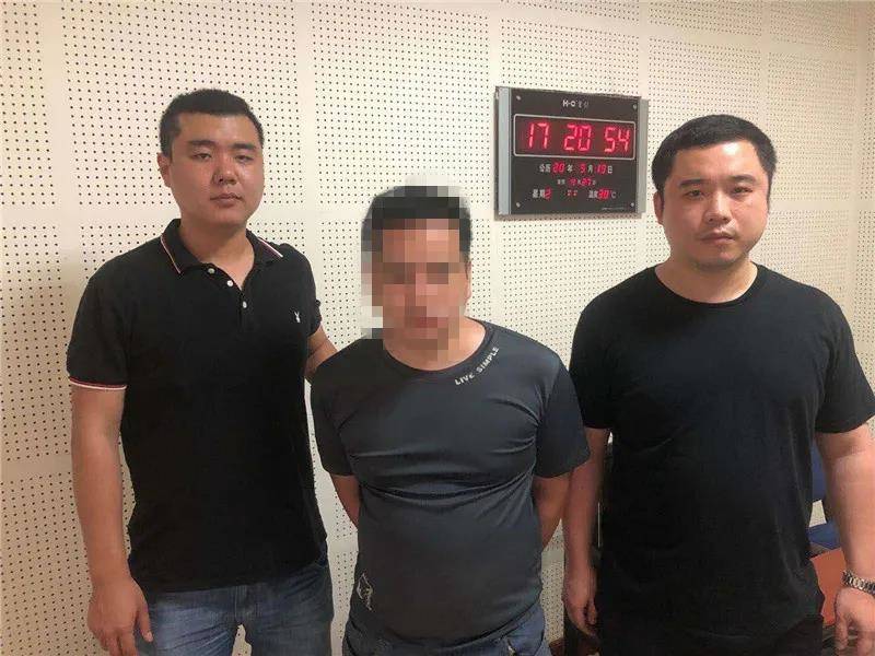 用石头砸警车，哥们你莫不是想上天？545 / 作者:呆桃 / 帖子ID:271803