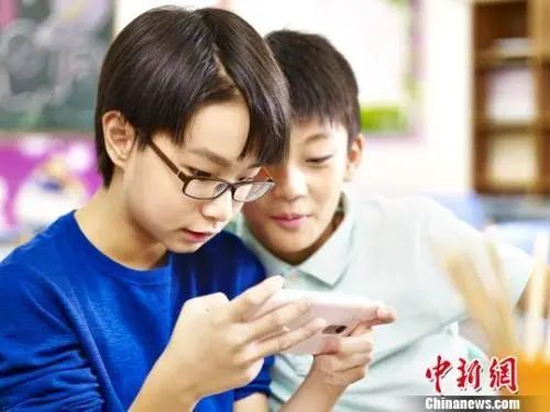 我国近视人数超6亿 超八成高中生是近视！你眼睛被它毁掉...788 / 作者:呆桃 / 帖子ID:272089