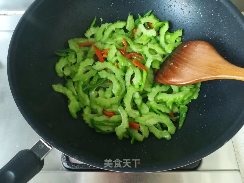 去火！去火！去火！苦瓜这样做，好吃又不苦，清热去火，特别适合夏天！4 / 作者:華大夫 / 帖子ID:272384