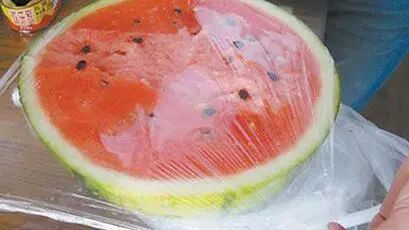 一块冰西瓜下肚，竟导致小肠坏死！隔夜西瓜还能吃吗？879 / 作者:華大夫 / 帖子ID:272772