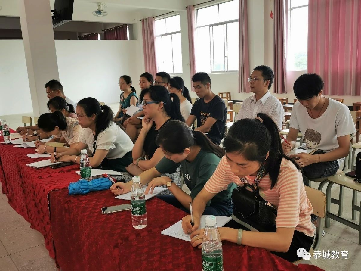 平安镇中心小学：培训结对“一帮一”     助推青年教师迅速成长491 / 作者:论坛小编04 / 帖子ID:272798