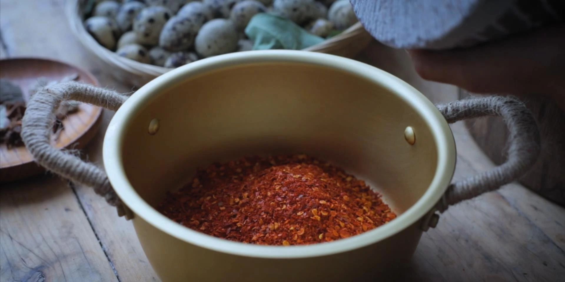 李子柒：油菜丰收季，用新榨的菜籽油做一桌香喷喷的风味小食402 / 作者:向向Angel / 帖子ID:273067