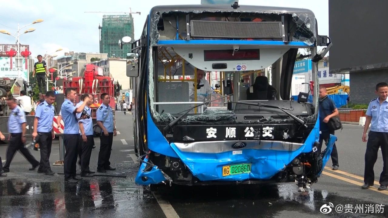已搜救出36人，21人死亡！贵州公交车坠湖前监控曝光617 / 作者:儿时的回忆 / 帖子ID:273833
