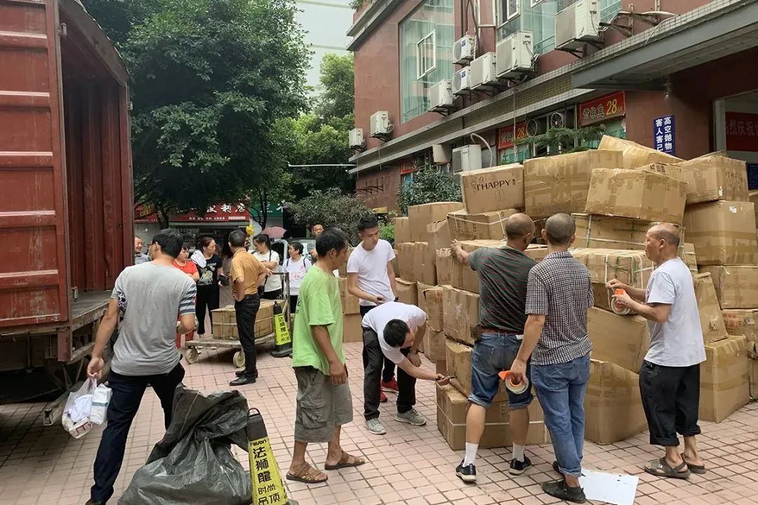 95后小伙卖假鞋超7000万，被抓时手机订单每秒十几单592 / 作者:单身狗的生活 / 帖子ID:273919