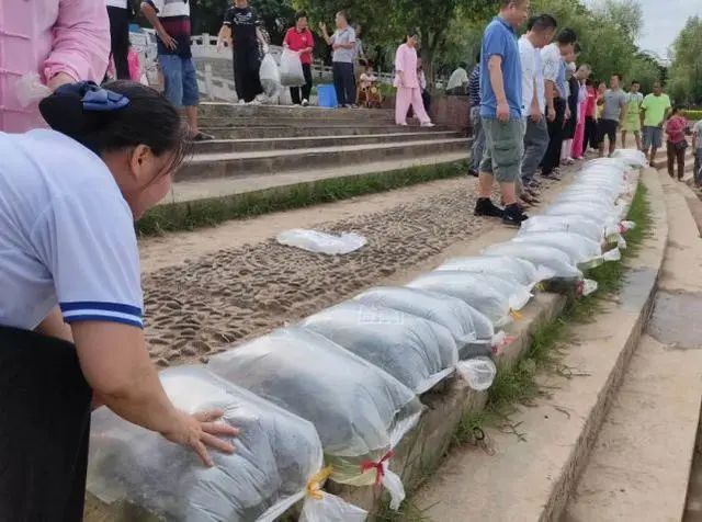电鱼！恭城11个人领刑202 / 作者:普通人物怨 / 帖子ID:273966