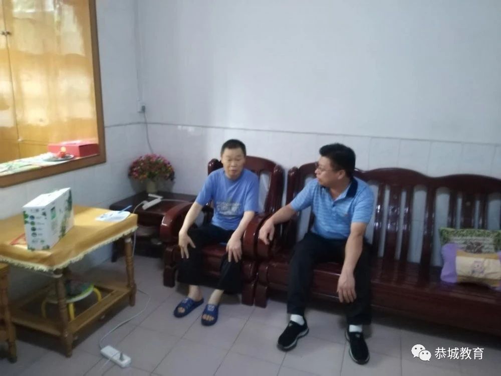 送关怀县委教育工委将“七一”走访慰问党员活动落到实处189 / 作者:论坛小编04 / 帖子ID:274007