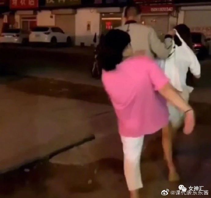 “特效都P不大李荣浩的眼睛？” 哈哈哈哈这届沙雕网友有毒！31 / 作者:kevinbe888 / 帖子ID:274317