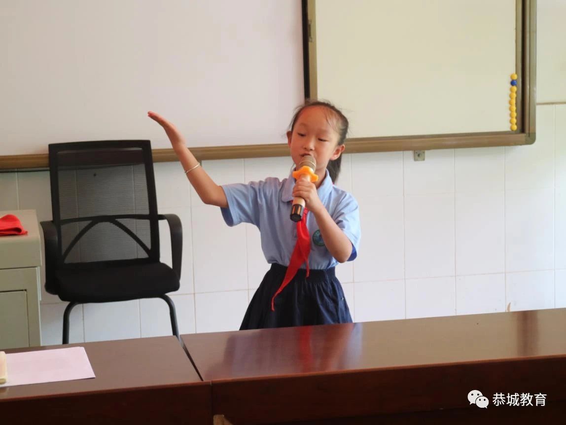 回首辛勤园丁路  笑看满园桃李开：县城三小举行退休教师欢送仪式902 / 作者:论坛小编04 / 帖子ID:274774