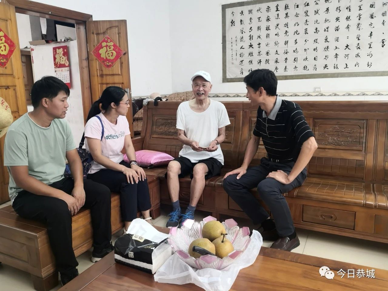 我县开展“八一”慰问活动296 / 作者:论坛小编04 / 帖子ID:274962