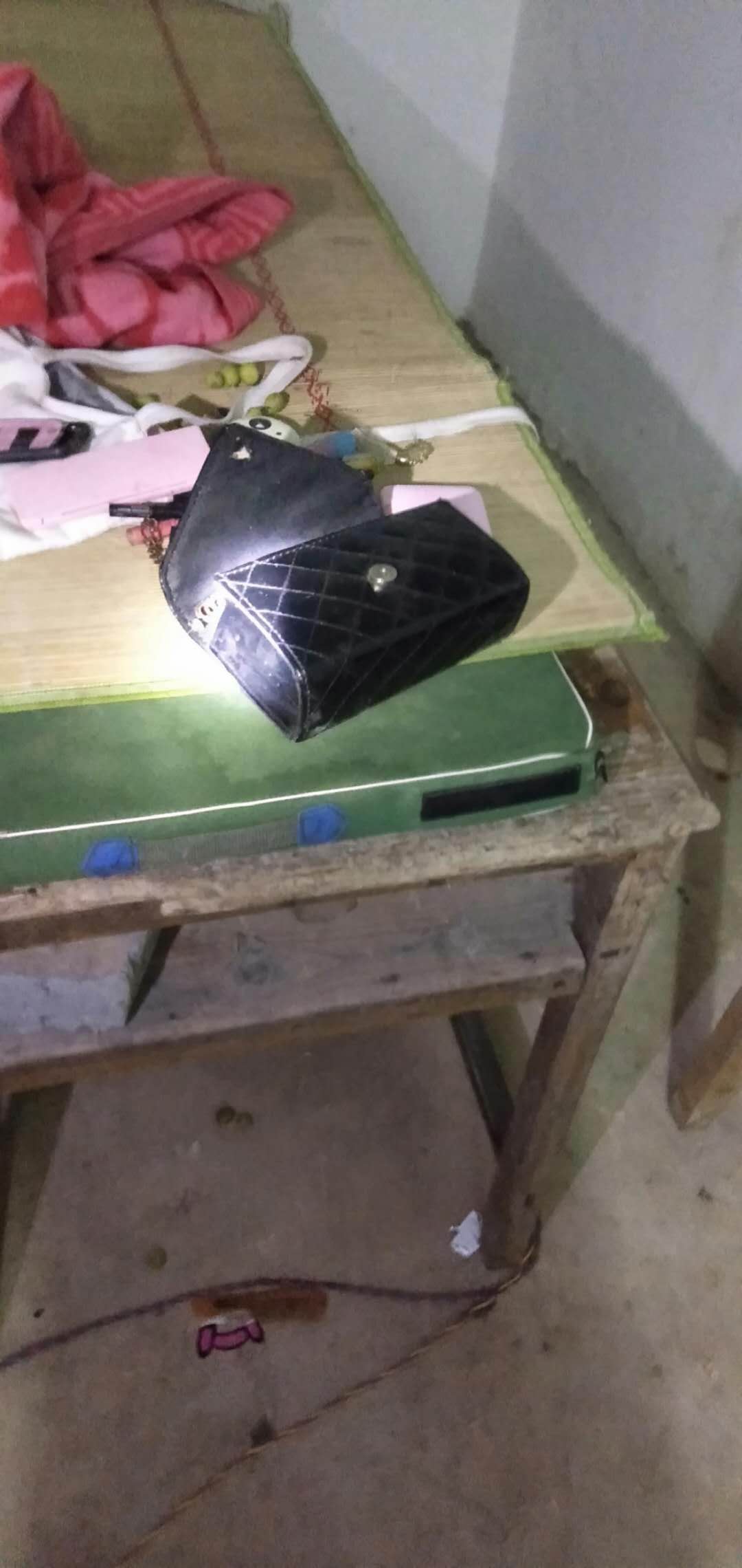 恶心，三男两女在西岭萝卜村小学教室住，起码住了有三四天....894 / 作者:给我闪 / 帖子ID:275036