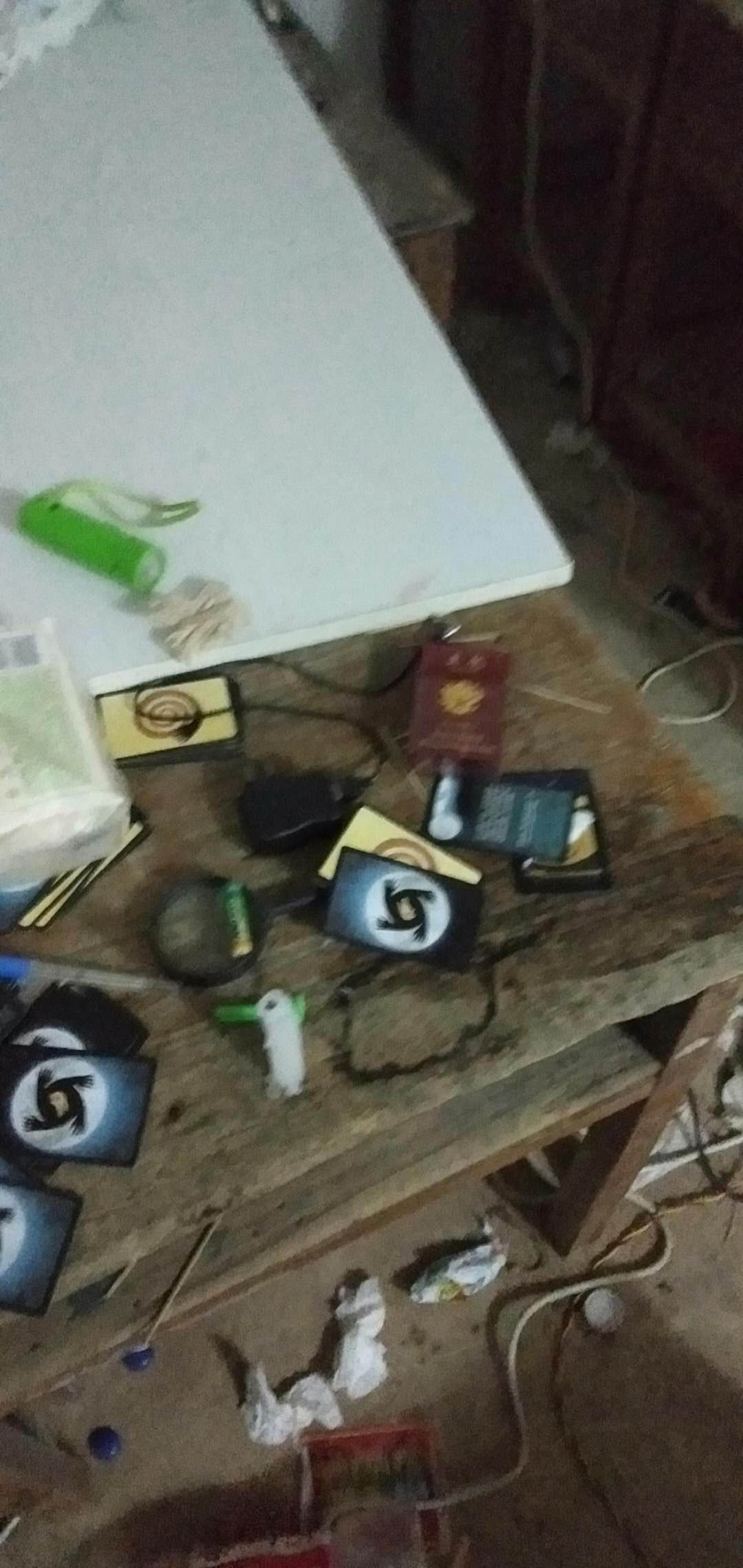恶心，三男两女在西岭萝卜村小学教室住，起码住了有三四天....88 / 作者:给我闪 / 帖子ID:275036