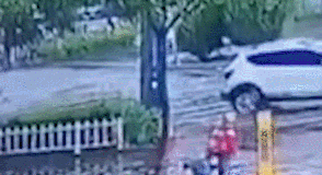 8岁男孩路边摸了根钢管，结果没了命…真相让人后怕不已20 / 作者:宇宙无限 / 帖子ID:277324