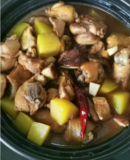 肉质细嫩，汤汁浓郁的黄焖鸡！配饭吃，真是太好吃了！224 / 作者:月光那么美 / 帖子ID:279979