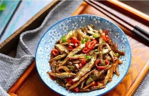 香辣小鱼干丨既是下饭菜，又是零食！不仅好吃做法还简单！198 / 作者:月光那么美 / 帖子ID:280855