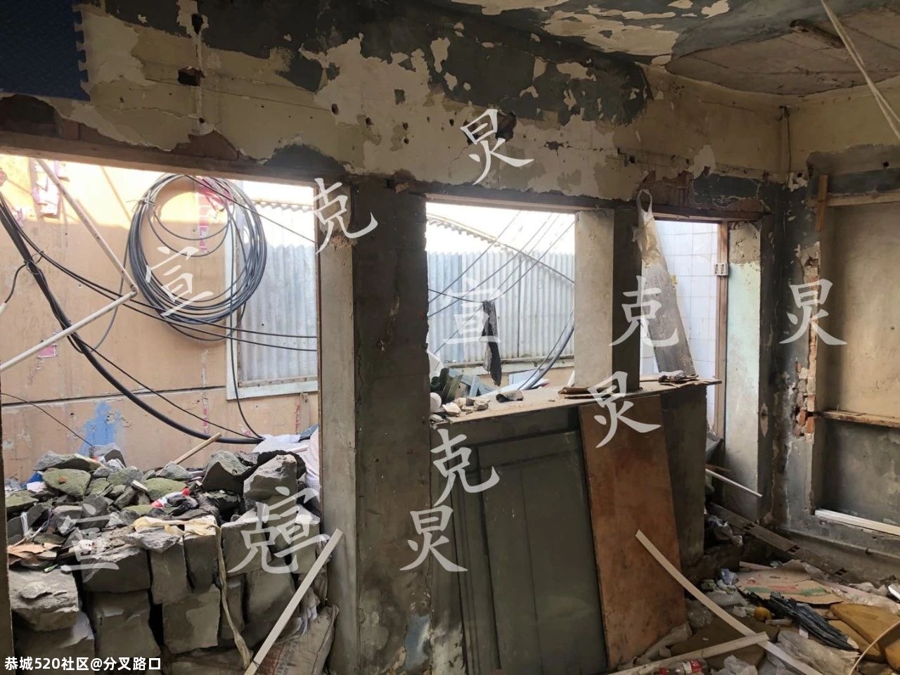 吓人！房产中介杀害两老年客户藏尸门店，拆除违建才被发现573 / 作者:分叉路口 / 帖子ID:281334