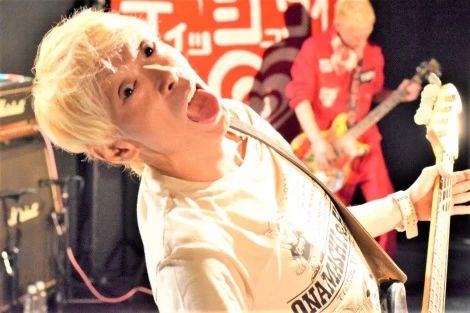 被割断舌头后，他请来3000人在自己的“葬礼”上蹦迪：这一生，就是痛快！406 / 作者:儿时的回忆 / 帖子ID:281382