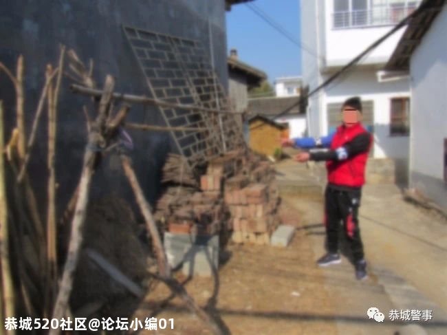 快过年了！恭城一男子光天化日下偷腊肉，结果悲剧了....578 / 作者:论坛小编01 / 帖子ID:281432