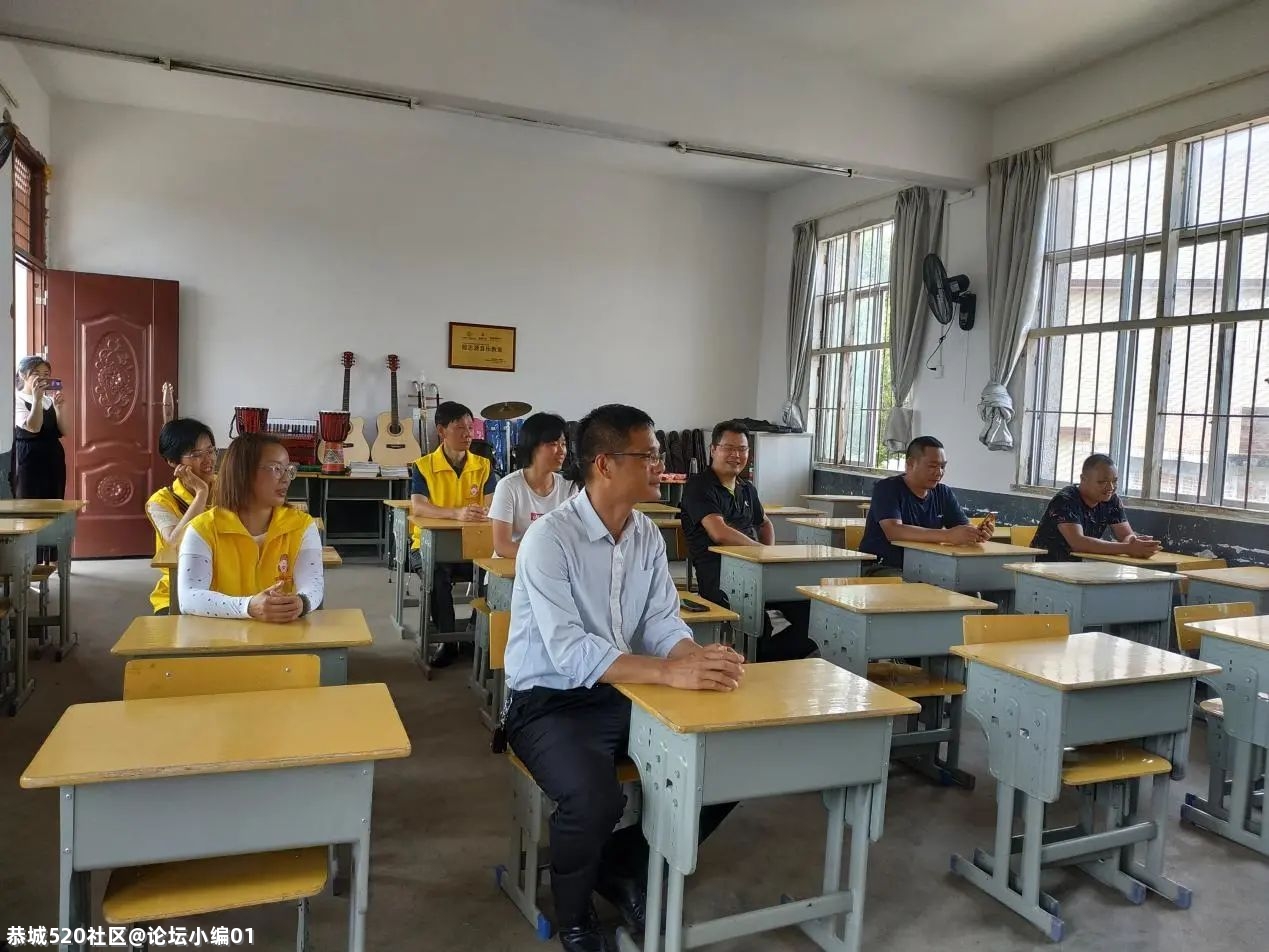殷志源音乐教室走进恭城八岩小学942 / 作者:论坛小编01 / 帖子ID:285102